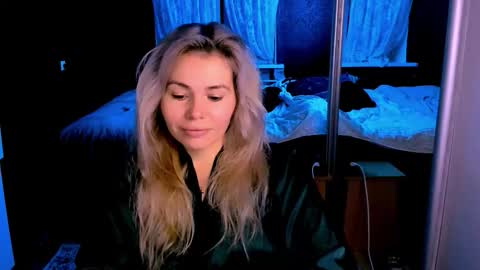 Lora online show from November 2025 02:43:01 AM