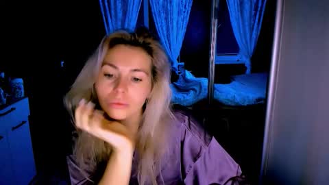 Lora online show from November 2025 02:43:02 AM