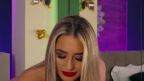 Lora online show from March 2026 08:24:01 PM