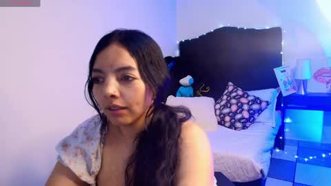 Loren online show from May 2026 09:32:02 PM