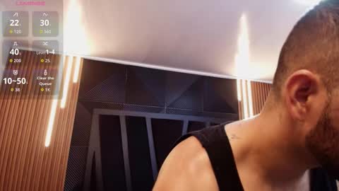  L O R E N Z O  Thumbs Up help  online show from March 2026 05:23:02 PM