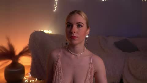 Lorrie online show from March 2026 10:51:01 AM