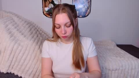 love bella  online show from April 2026 12:32:01 AM