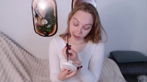 Snapshot of love_bella_ chatting on May 2026 12:49:02 AM love bella online show from May 2026 12:49:02 AM