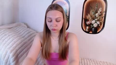 Snapshot of love_bella_ chatting on May 2026 12:17:02 AM love bella online show from May 2026 12:17:02 AM