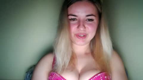 Snapshot of love_dom_meg chatting on June 2026 10:43:02 PM Megane online show from June 2026 10:43:02 PM