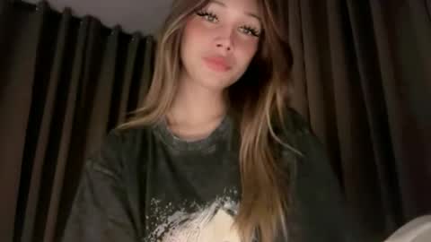 kissme online show from April 2026 07:41:01 PM