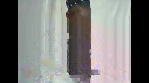 Lynn online show from November 2025 03:28:02 PM