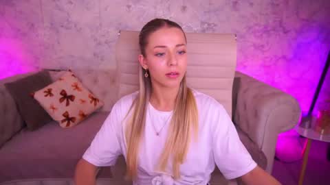 loveedove online show from May 2026 01:17:01 PM