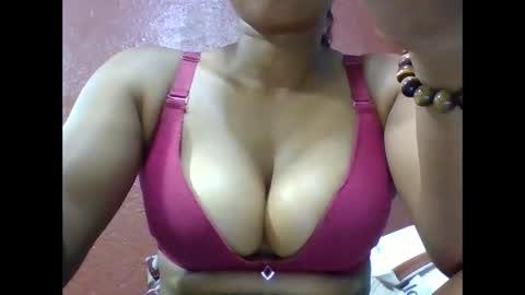 loveinlife750427 online show from February 2026 04:43:01 AM