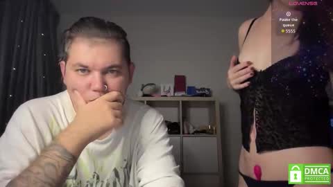 Snapshot of lovelly_mooncouple chatting on October 2025 10:21:01 PM Mileena and Oliver online show from October 2025 10:21:01 PM