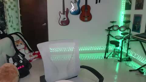 Cassie online show from October 2025 10:04:01 PM