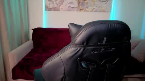 lovelygracee online show from January 2026 02:33:02 PM