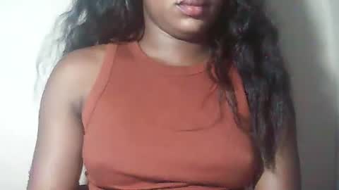 lovelylarra online show from April 2026 08:21:01 PM