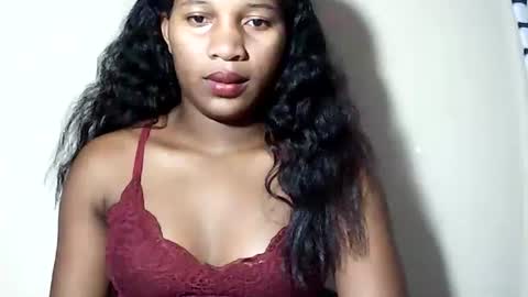 Snapshot of lovelylarra chatting on June 2026 06:52:01 PM lovelylarra online show from June 2026 06:52:01 PM