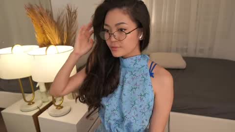 kim online show from April 2026 03:45:01 PM