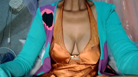Snapshot of lovelythighs54 chatting on July 2026 06:15:01 AM miss fancy louis online show from July 2026 06:15:01 AM