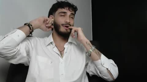 Snapshot of lovexjuxn77 chatting on February 2026 07:22:01 PM lovexjuxn77 online show from February 2026 07:22:01 PM