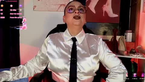 luanadabbraccio_ online show from May 2026 02:44:01 PM