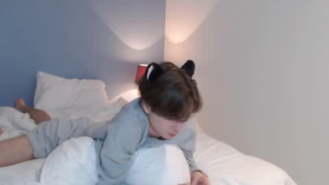 lucacharm online show from December 2024 04:33:02 AM