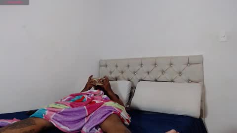 Lucas Montesori online show from October 2025 04:33:02 AM