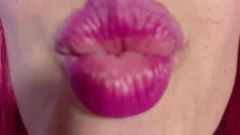 Luccy online show from October 2025 04:05:02 PM