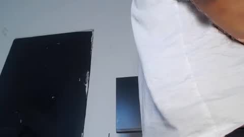 lucianluciano online show from July 2026 04:43:02 PM