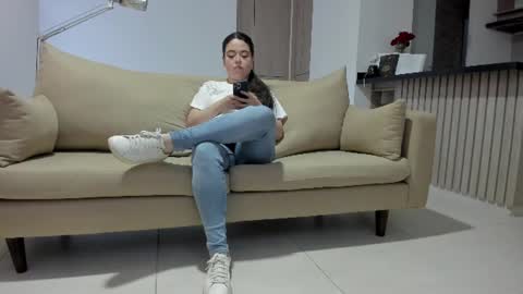 Snapshot of lucie_oude_ chatting on July 2026 11:00:01 PM Lucie online show from July 2026 11:00:01 PM
