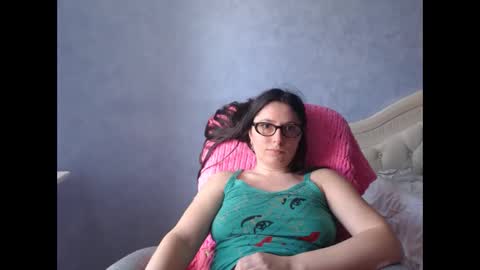 Snapshot of luckylinda23 chatting on June 2026 11:21:01 AM luckylinda23 online show from June 2026 11:21:01 AM
