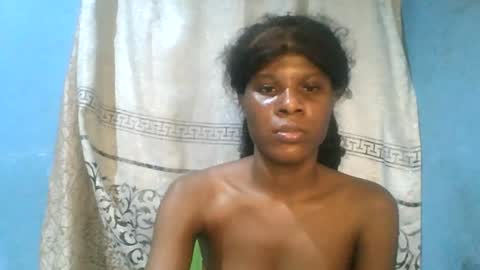 Snapshot of luckymadequeen chatting on August 2026 12:42:01 AM Gloria online show from August 2026 12:42:01 AM