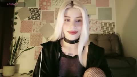 luckysapphire777 online show from July 2026 12:12:02 PM