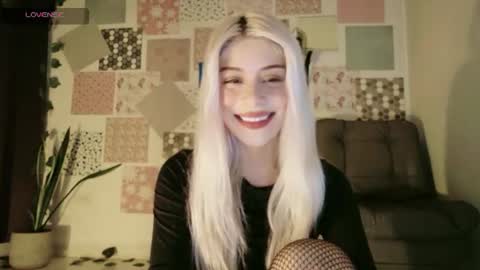 luckysapphire777 online show from August 2026 12:04:02 PM