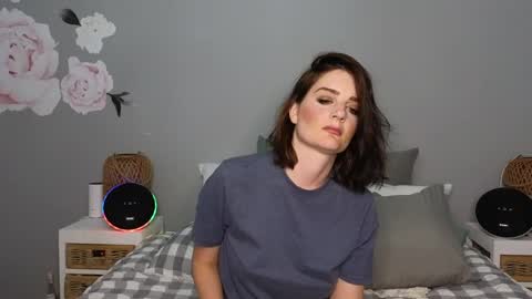 Lucy online show from April 2026 09:12:01 PM