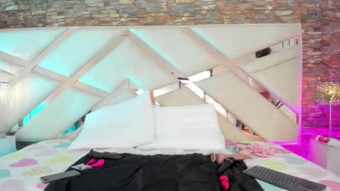 lucy_davies_ online show from March 2026 11:36:01 AM