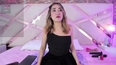 lucy_davies_ online show from April 2026 11:36:01 AM