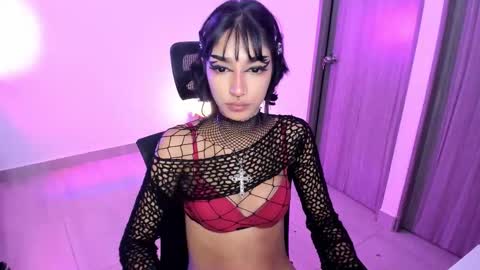 lucyfer online show from February 2025 10:28:01 PM