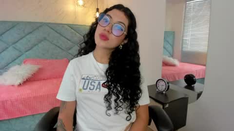 Lucy Greys online show from April 2026 08:01:02 PM
