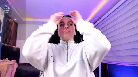 Sofia  online show from February 2025 04:39:01 AM