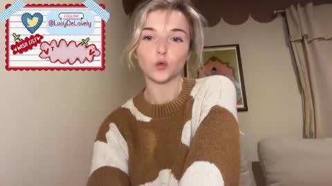 Snapshot of lucydelovely chatting on June 2026 11:29:01 PM Lucy online show from June 2026 11:29:01 PM