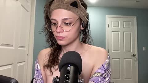 Lucy online show from May 2026 04:39:01 AM