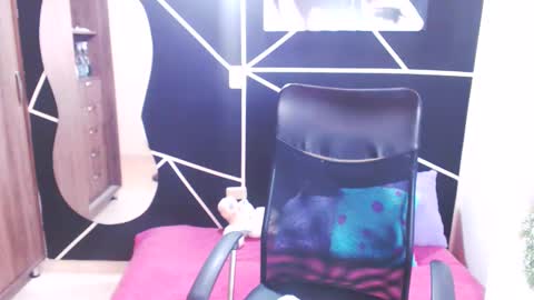 LUCY online show from January 2025 09:45:01 PM