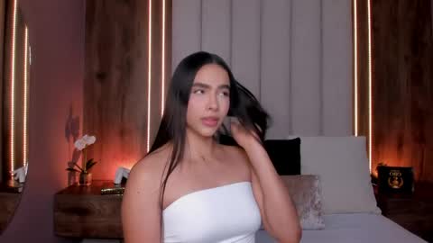 Snapshot of lucysalvatore chatting on June 2026 05:22:01 AM Lucy online show from June 2026 05:22:01 AM