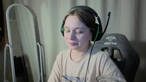 Lucy online show from April 2026 08:02:02 PM