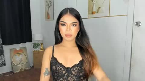 lucyvane online show from July 2026 02:47:02 AM