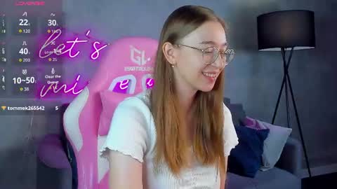 Snapshot of lucyy_green chatting on July 2026 01:01:01 AM Lucy online show from July 2026 01:01:01 AM