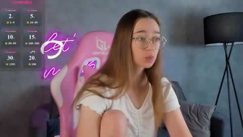 Snapshot of lucyy_green chatting on July 2026 12:35:01 AM Lucy online show from July 2026 12:35:01 AM