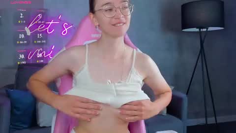 Snapshot of lucyy_green chatting on July 2026 02:05:17 AM Lucy online show from July 2026 02:05:17 AM