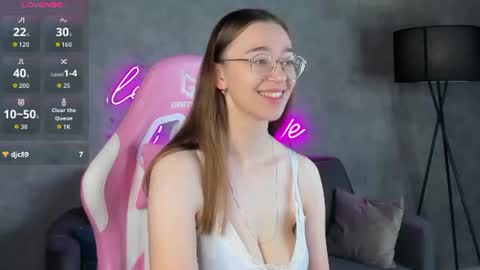 Snapshot of lucyy_green chatting on July 2026 12:57:01 AM Lucy online show from July 2026 12:57:01 AM