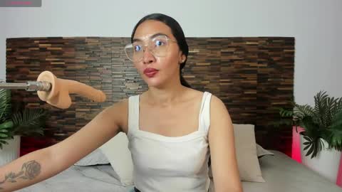 Snapshot of lucyy_liiu chatting on June 2026 08:09:02 PM Lucy Liiu online show from June 2026 08:09:02 PM