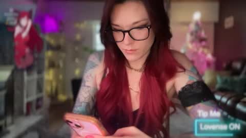 Luubeam             INSTA luubeammm TWITTER lunaisreallycu1 online show from February 2026 10:15:02 PM